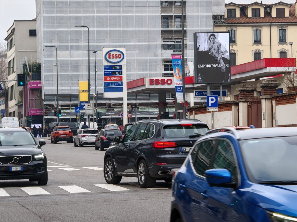 71b08984-1dc8-47cb-b7fb-47bd0b61a0d1