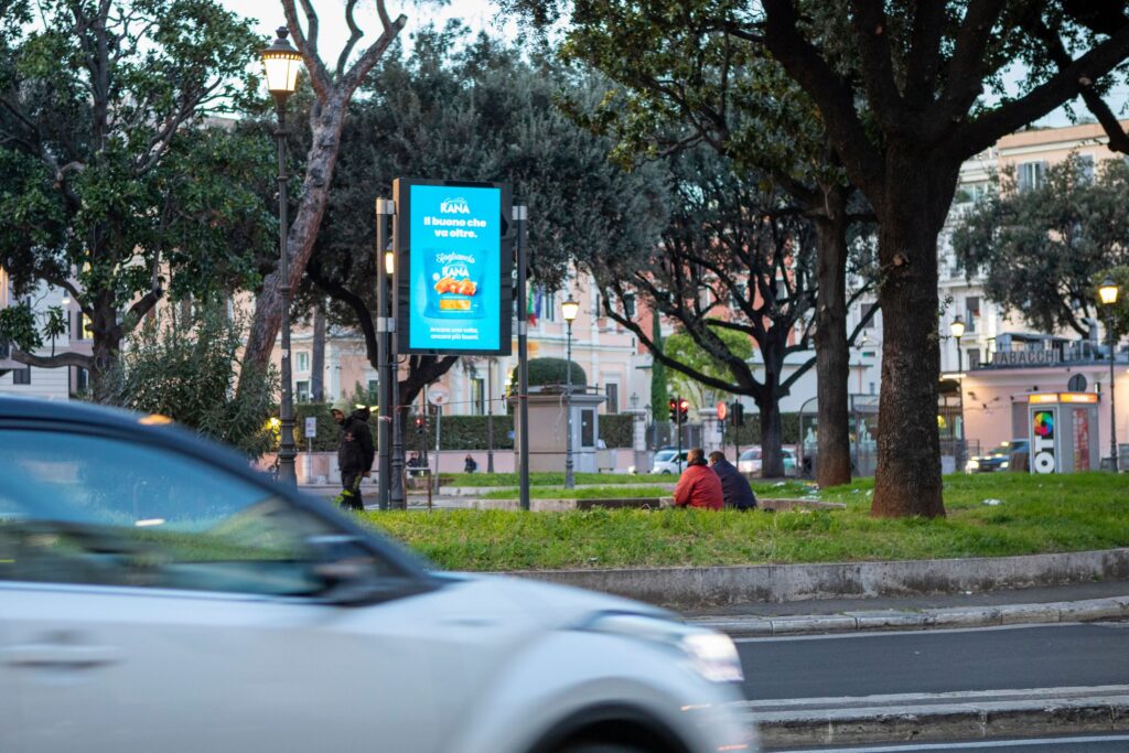 COVER SERVIZI OOH MUPI DIGITALI